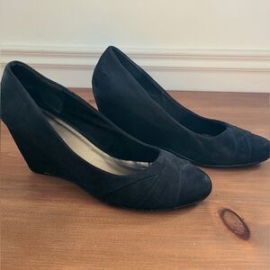 Elegant Black Wedge Shoes In Suede - Size 7